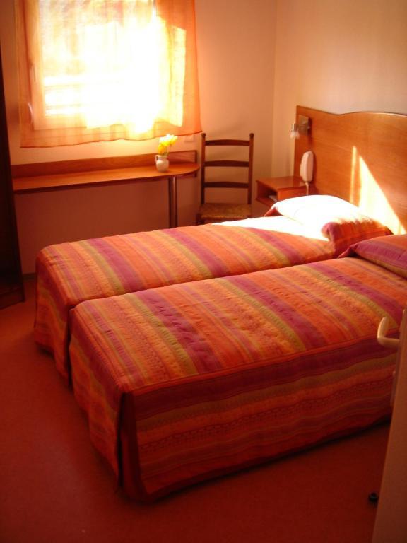 Hotel De L'Orb Bédarieux Værelse billede